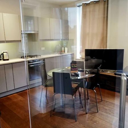 Stunning Soho Apartment Лондон Экстерьер фото