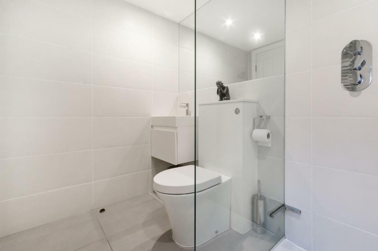 Stunning Soho Apartment Лондон Экстерьер фото